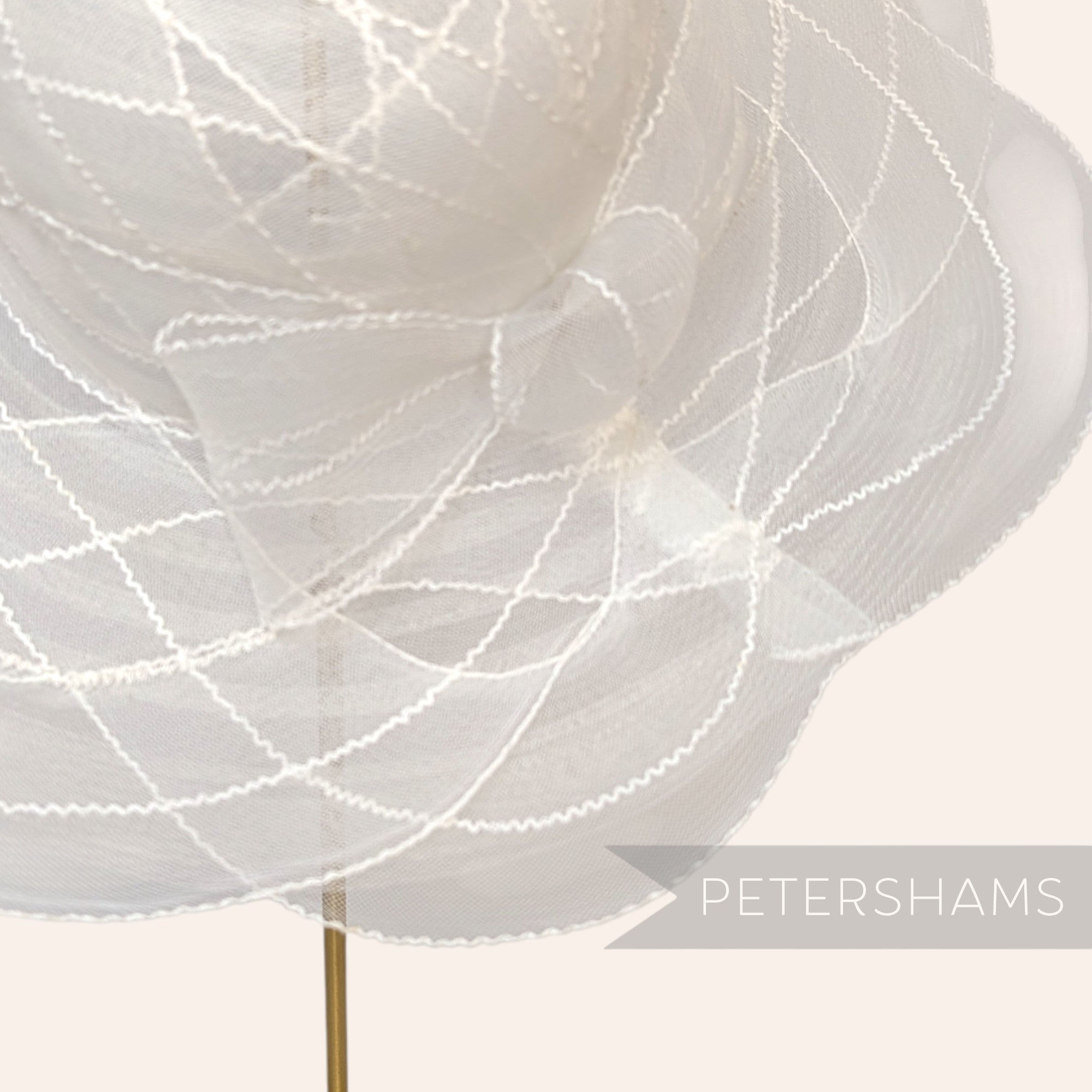 Imperfect White Scalloped Crin Hat with Bow Accent