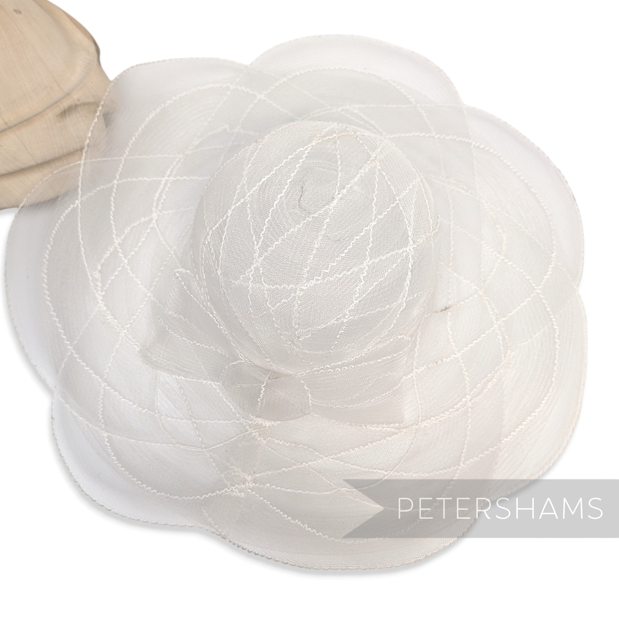Imperfect White Scalloped Crin Hat with Bow Accent