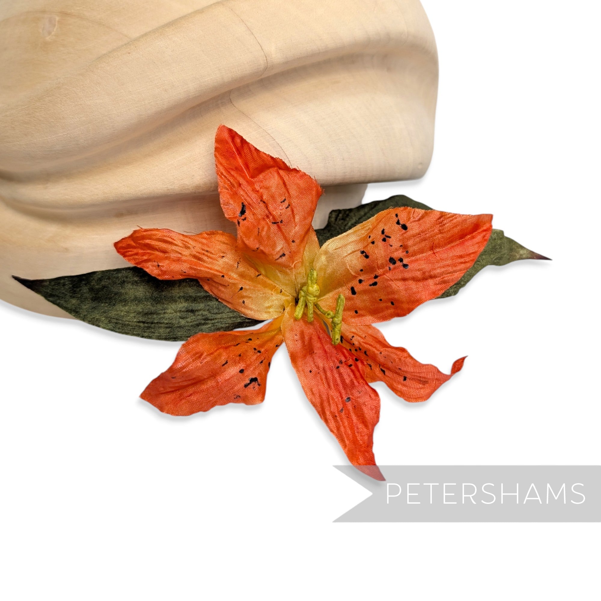 'Feebee' Vintage 1980/90s Silk 10cm Lily Flower Millinery Hat Mount