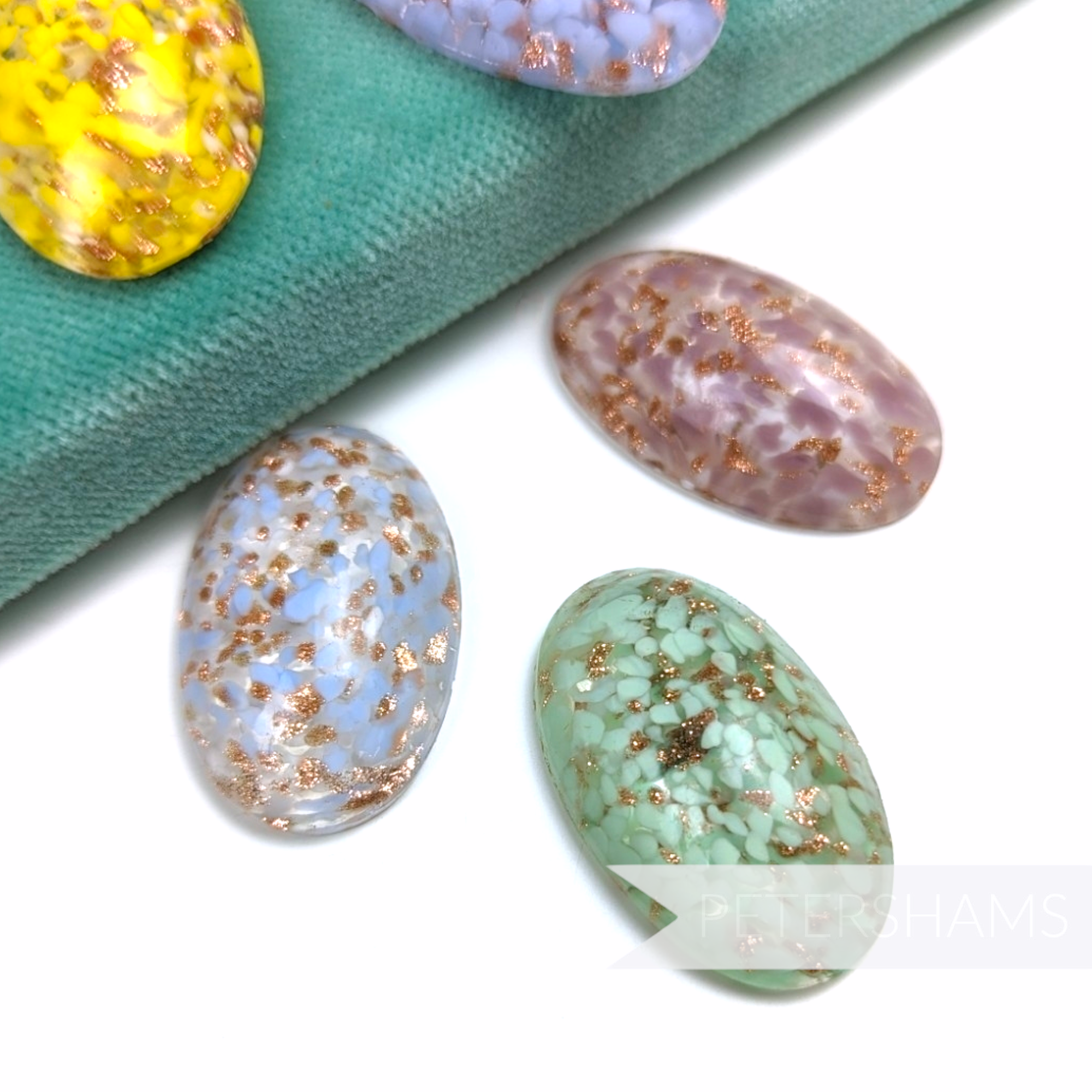 Glass 2025 cabochons spotlight