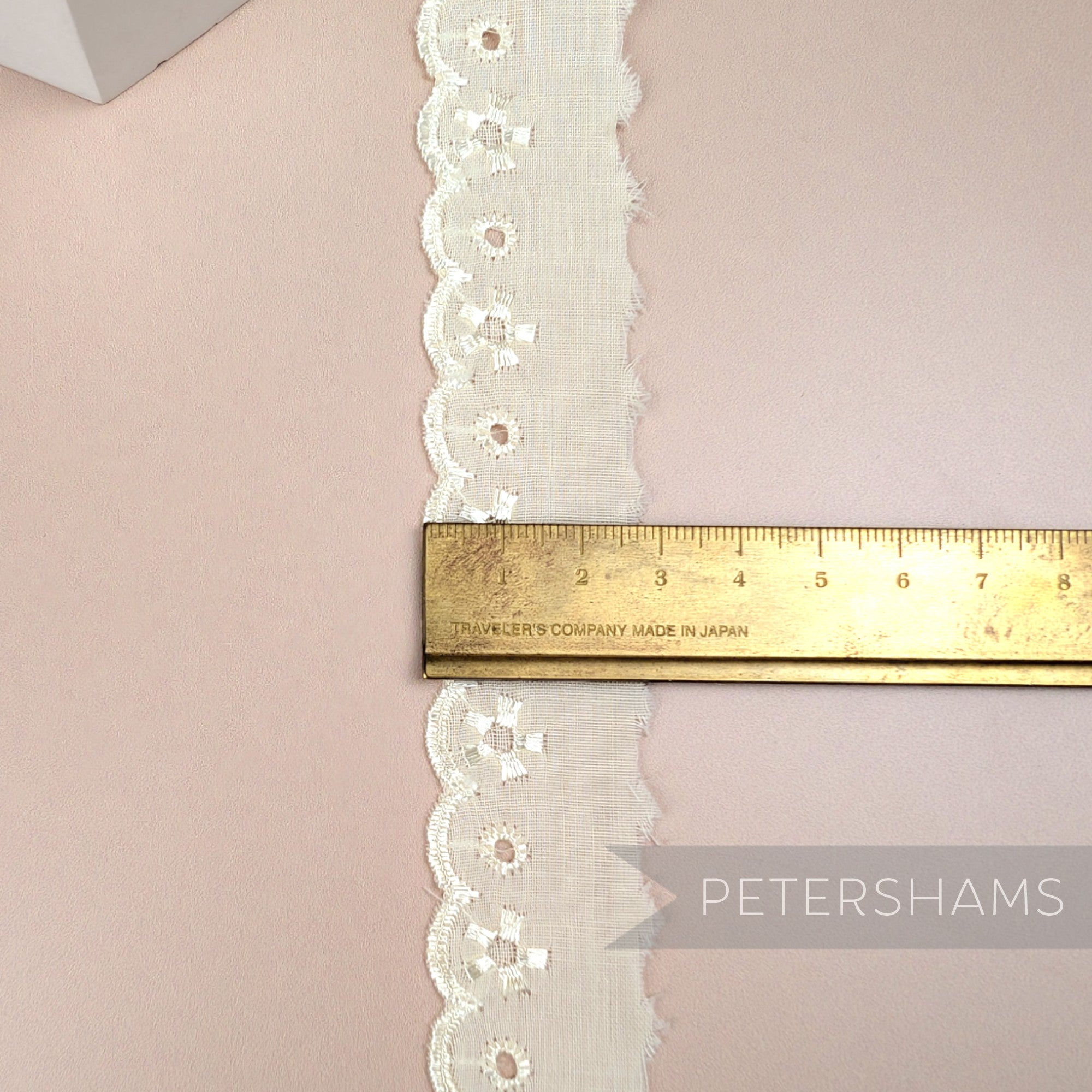 Petershams Millinery Supplies 25mm ivory broderie anglaise lace trim with floral cut-outs and scalloped edge