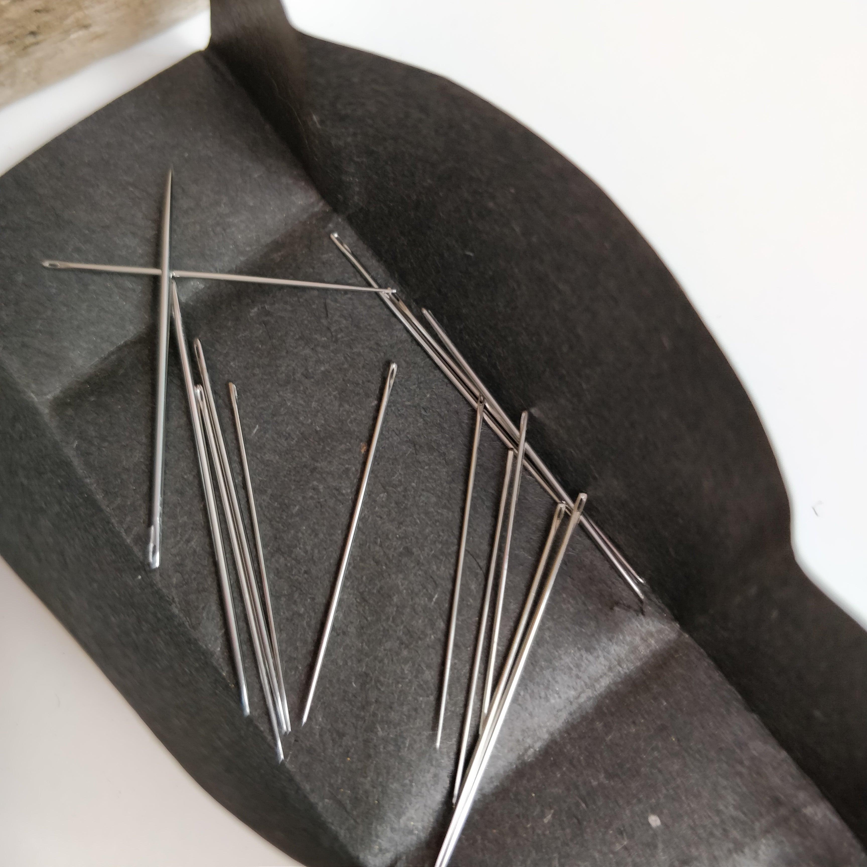 Antique Kirby Beard Egg Eyed Sewing Needles – Petershams Millinery Supplies