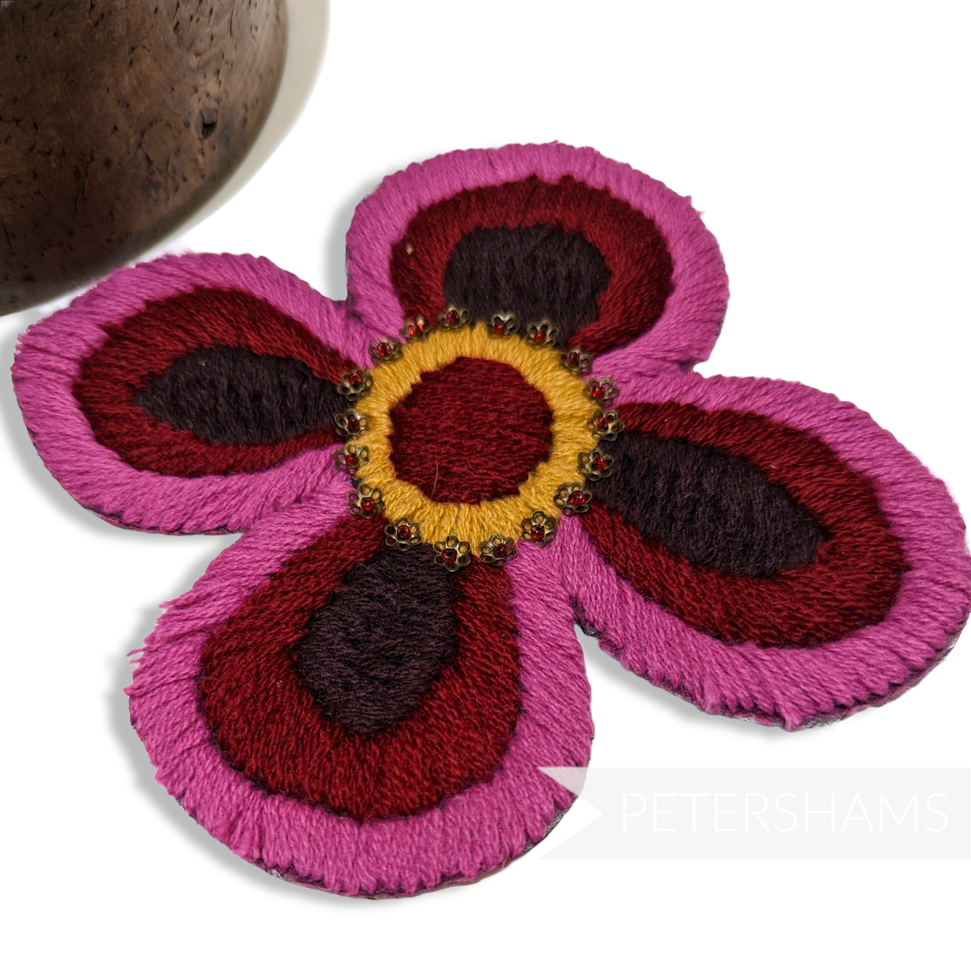 Large Woolly Yarn 60's Style Simple Flower Motif
